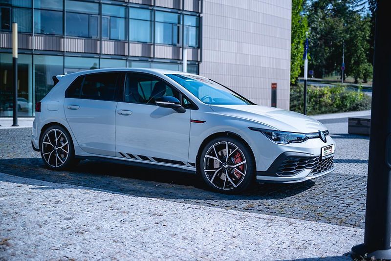 Volkswagen Golf (2022) GTI Clubsport 2,0 TSI 7DSG - fotka 10 z 23