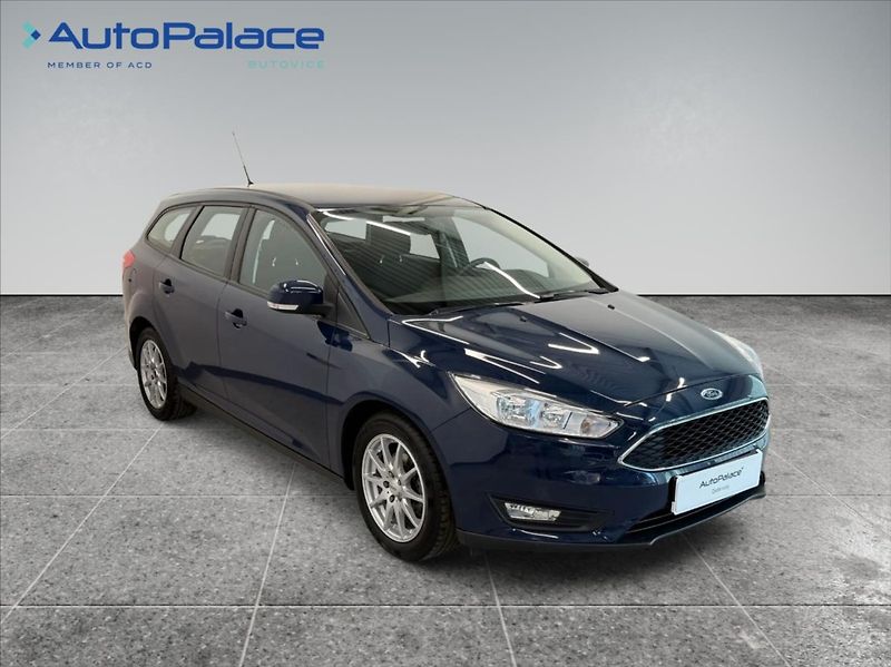 Ford Focus 1,5 TDCI TITANIUM 62 500KM - fotka 3 z 16