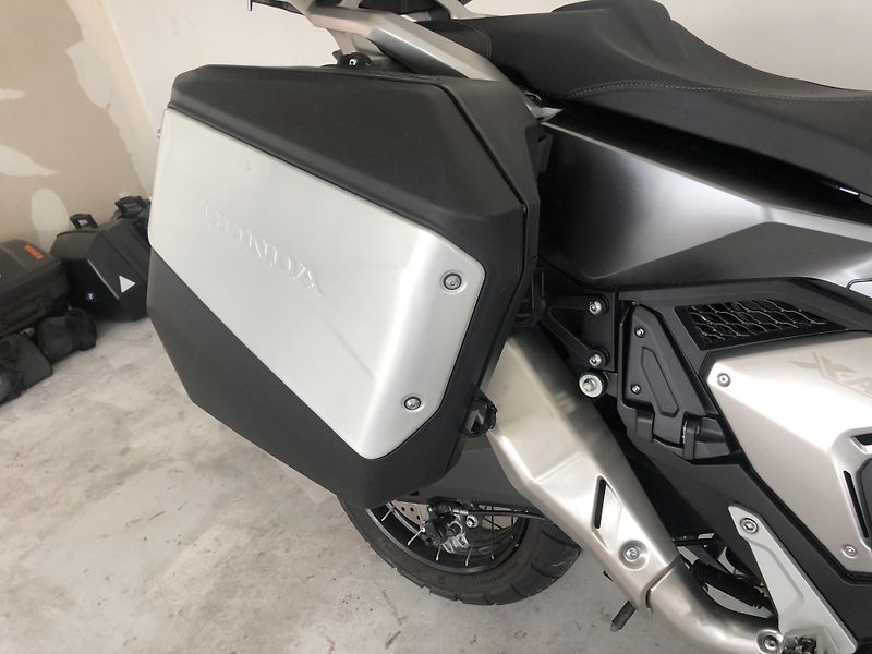 Honda X-ADV 750 ABS - fotka 18 z 19