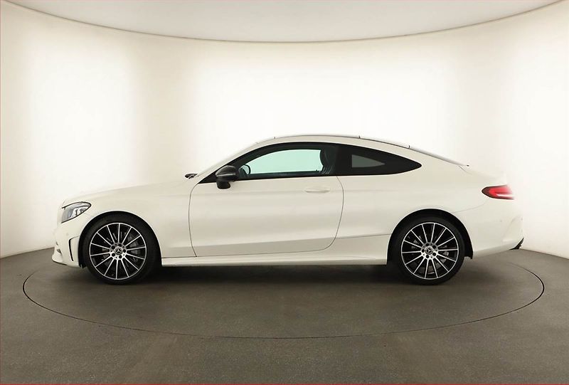 Mercedes-Benz Třídy C (2021) C 400 4MATIC - fotka 3 z 20