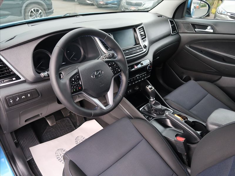 Hyundai Tucson 2,0 CRDi,100kW,1majČR,4x4,S.kn - fotka 9 z 31