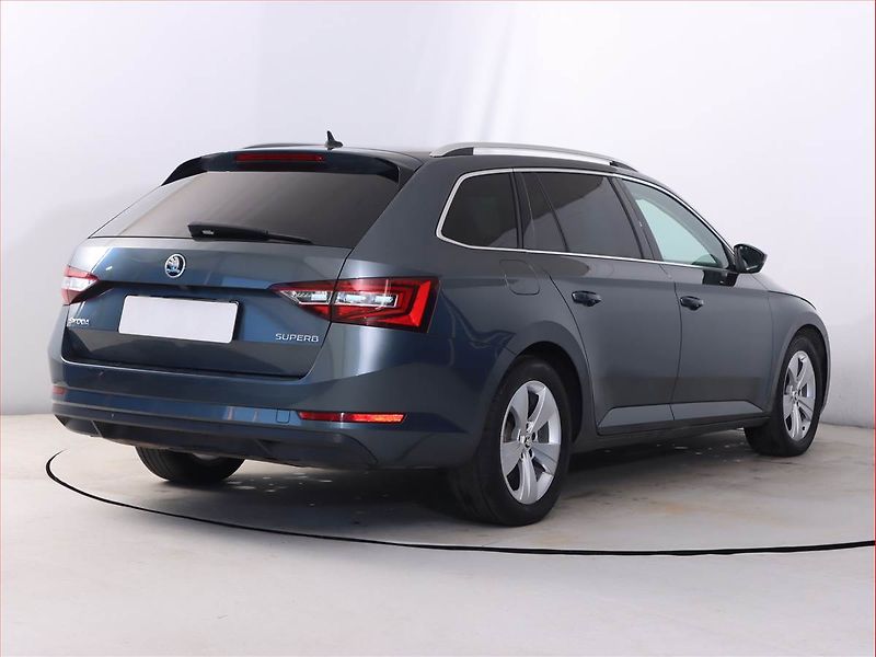 Škoda Superb (2019) 2.0 TDI, Automat, Serv.kniha - fotka 5 z 25