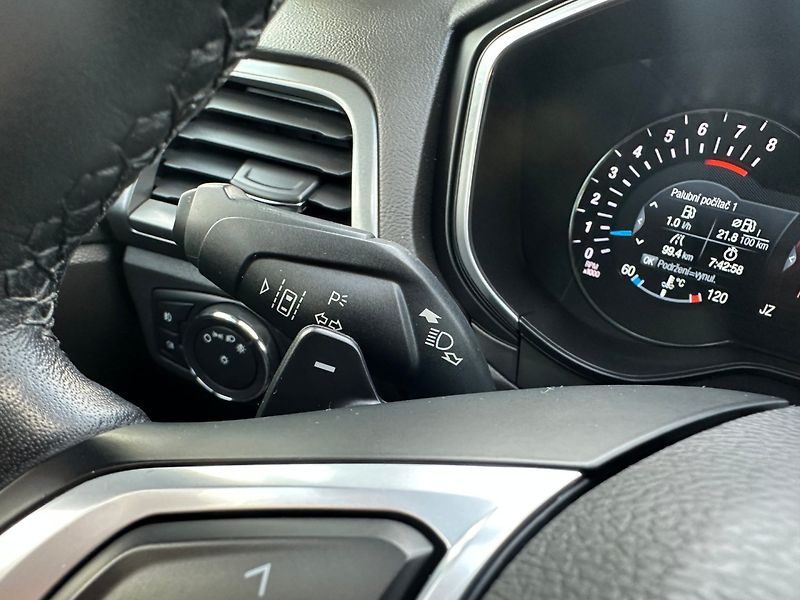 Ford Mondeo (2018) 1.5EcoBoost 121kw ST-Line - fotka 16 z 25