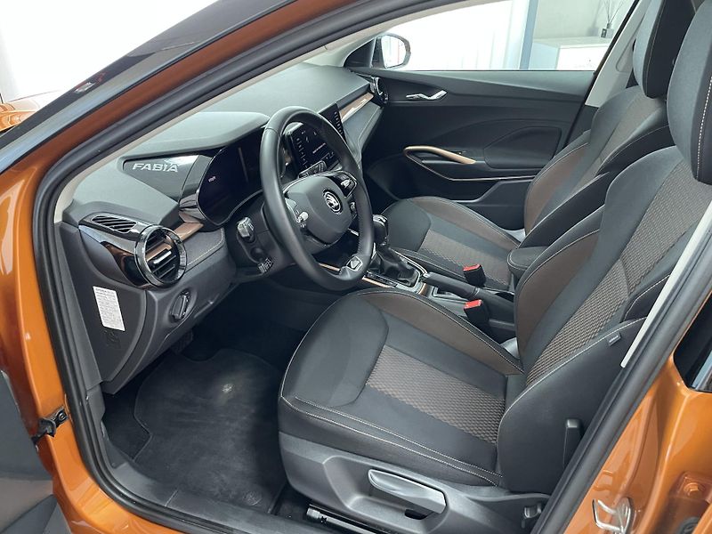 Škoda Fabia 1.0 TSi 81kW DSG ČR 1.MAJ NAVI - fotka 21 z 34