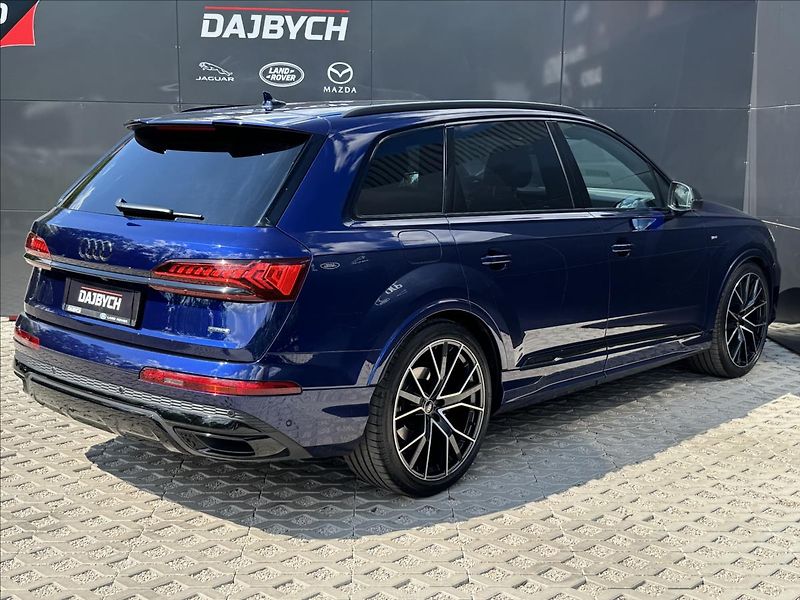 Audi Q7 3,0 50TDI S-LINE quattro ČR DP - fotka 7 z 38