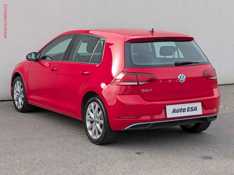 Volkswagen Golf (2018) 1.4 TSi, ČR, AC, tempo, park - fotka 6 z 14