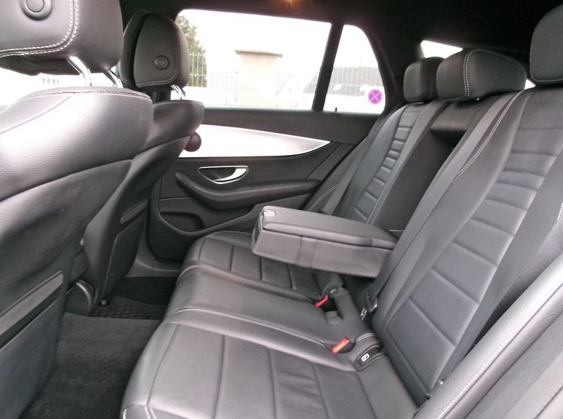 Mercedes-Benz Třídy E (2019) E 400D 4MATIC ALLTERRAIN - fotka 14 z 53