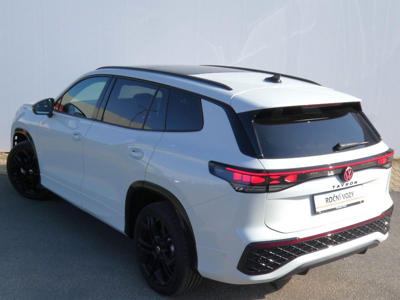 Volkswagen Tayron R-Line People 2,0 TSI 195 kW 4 - fotka 14 z 30