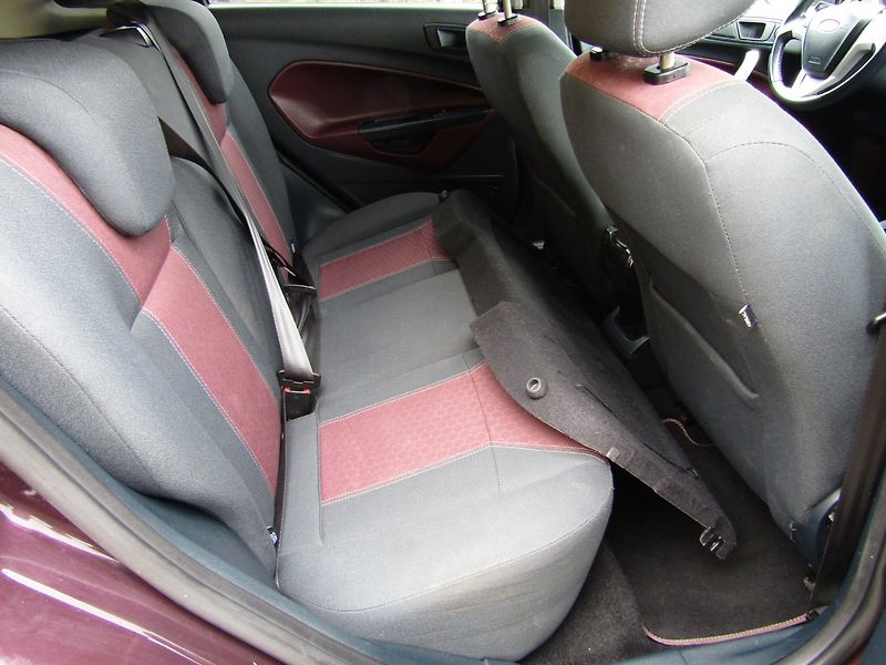 Ford Fiesta (2009) 1.6 TDCi 66kW - fotka 24 z 34