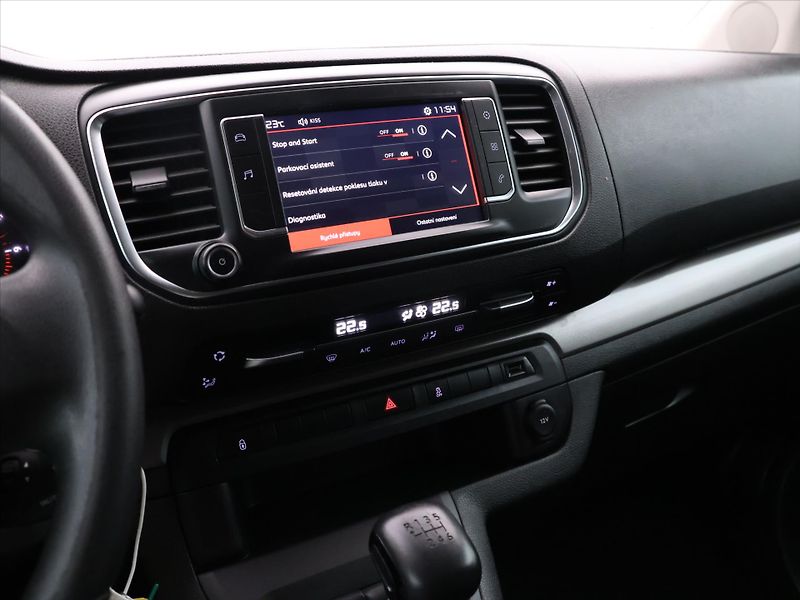 Citroën SpaceTourer 2,0 HDI 110kW Shine 8-Míst - fotka 22 z 32