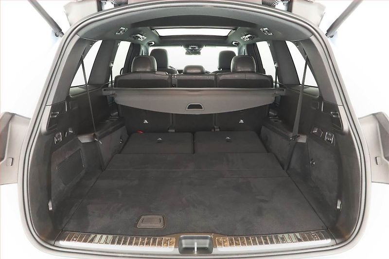 Mercedes-Benz GLS (2021) 580 4MATIC - fotka 11 z 21
