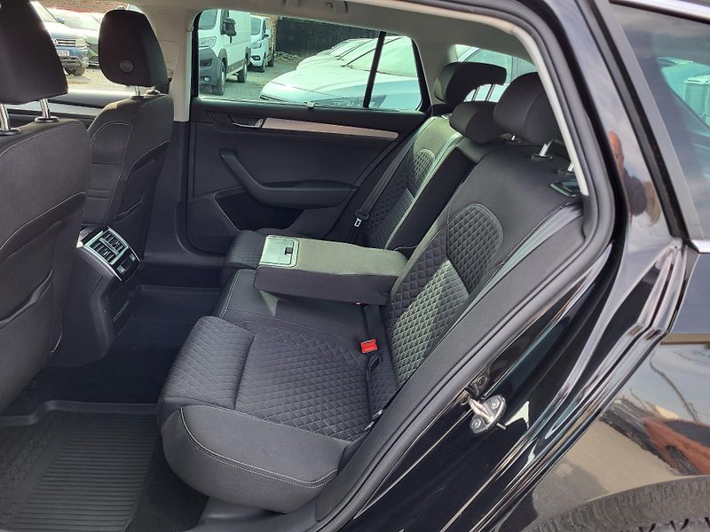 Škoda Superb 2.0 TSI 162kW DSG STYLE+ - fotka 8 z 48