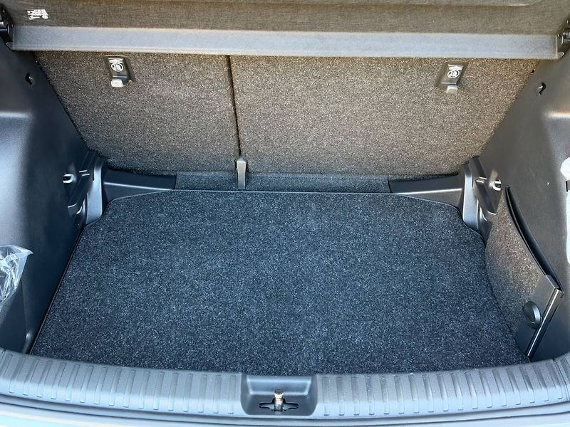 Škoda Fabia Selection 1,0 TSI 70 kW 5° MP - fotka 30 z 30