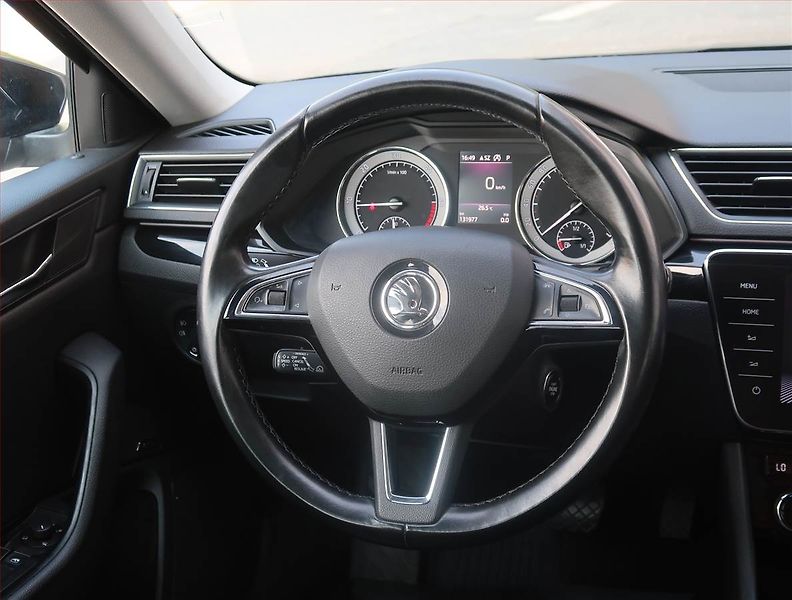 Škoda Superb (2017) Laurin&Klement 2.0 TDI 4x4 - fotka 16 z 30