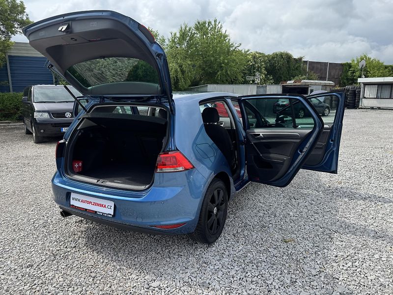 Volkswagen Golf (2015) 1.6TDi,DSG,rezervace - fotka 11 z 49