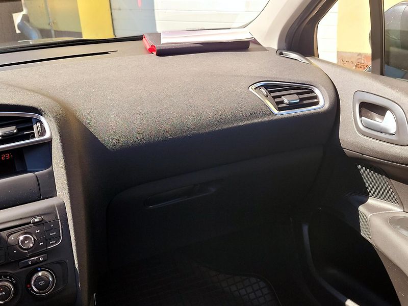 Citroën C4 1,4 95k Furio *SERVIS.KNIHA*CZ - fotka 28 z 39