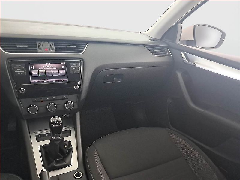 Škoda Octavia (2018) Ambition Plus 1.6 TDI - fotka 8 z 14