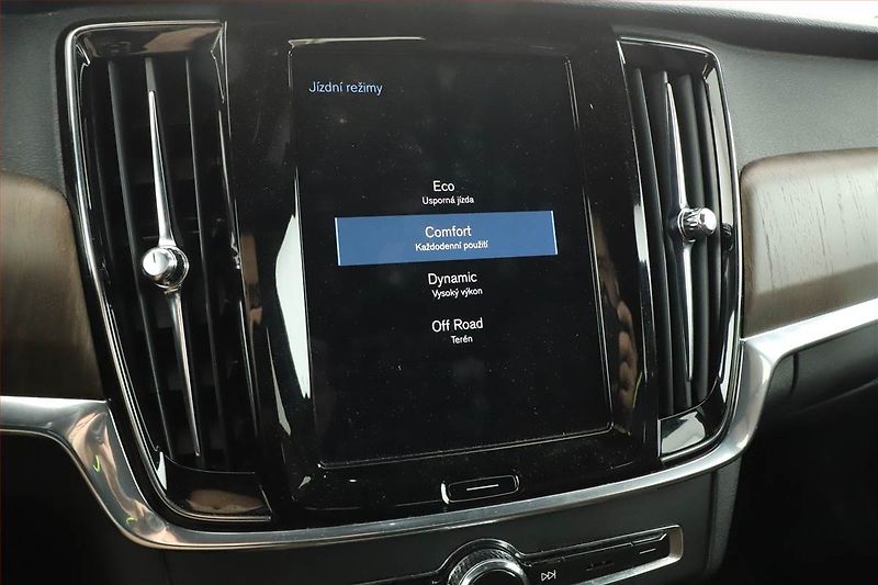 Volvo V90 (2020) Cross Country - fotka 9 z 20