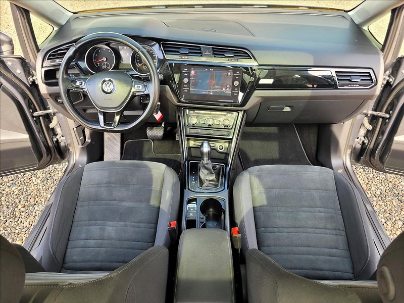 Volkswagen Touran 1,5 Již není k dispozici - fotka 19 z 50