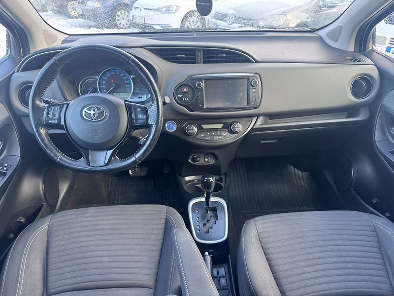 Toyota Yaris (2016) HYBRID 1,5 54 KW STK AUTOMAT - fotka 15 z 38