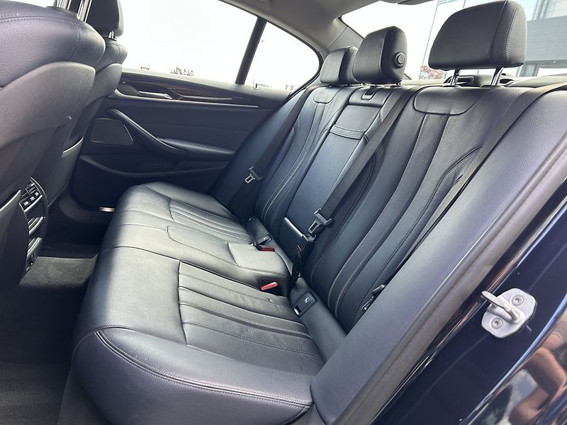 BMW Řada 5 5540i xDrive Luxury Line - fotka 35 z 37