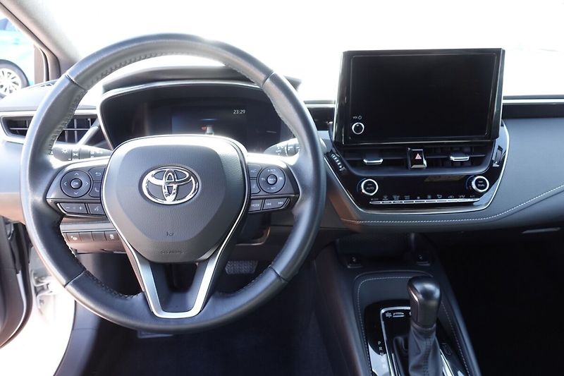 Toyota Corolla 1.8HEV CVT  Comfort Style Tech - fotka 15 z 31