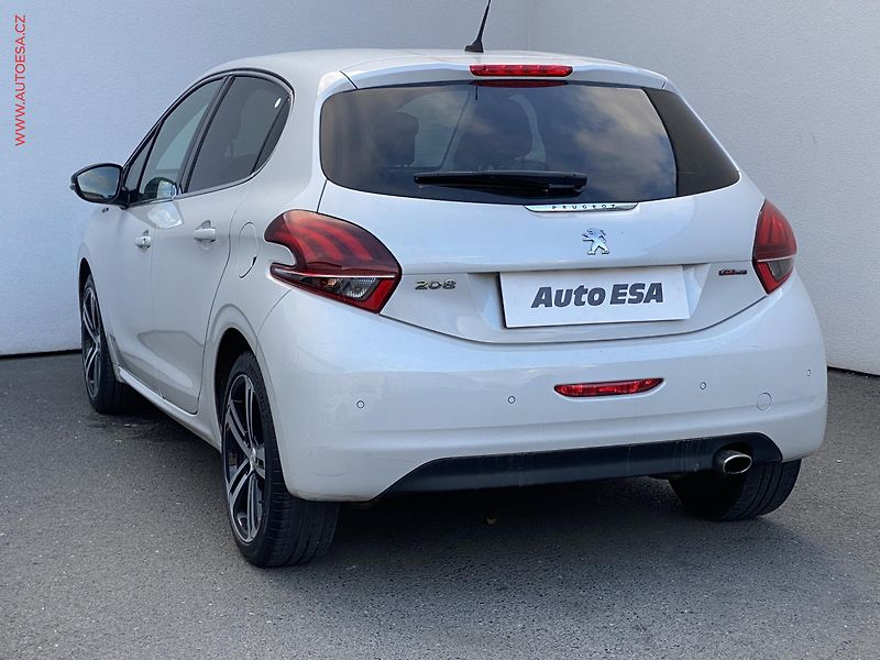Peugeot 208 (2016) 1.2PT, GT Line, navi - fotka 6 z 17