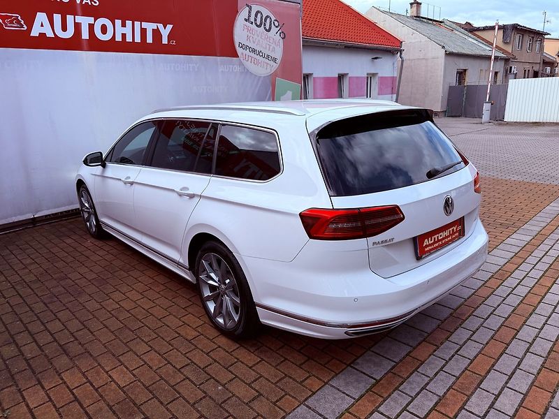 Volkswagen Passat 2.0 TDi DSG R-Line, ČR - fotka 8 z 26