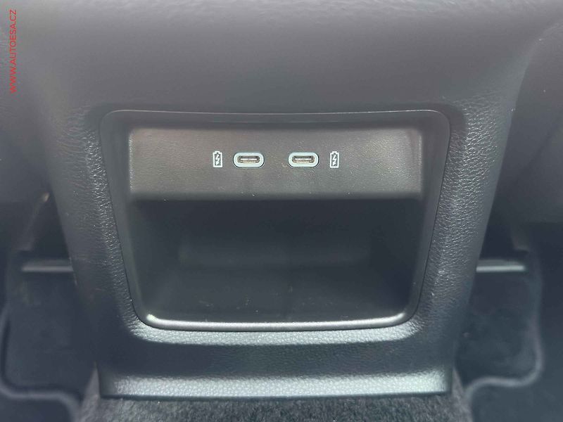 Cupra Ateca (2022) 2.0 TSi 4x4, DSG, LED, kamera - fotka 18 z 22