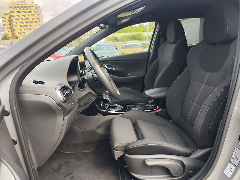 Hyundai i30 1.5 T-GDI/103kW N-Line DCT - fotka 15 z 37