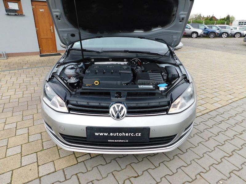 Volkswagen Golf (2016) VII KOMBI 2.0 TDi - fotka 21 z 33
