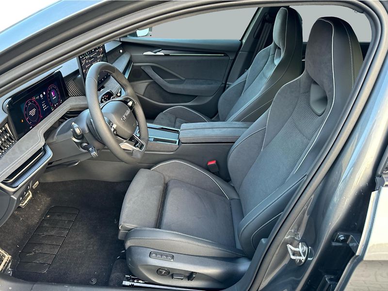 Škoda Superb Combi 2,0 TDI 4X4 SPORTLINE - fotka 11 z 21