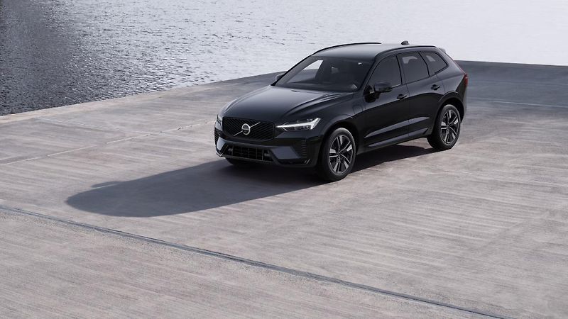 Volvo XC60 (2026) T6 AWD AUT DARK PLUS - fotka 2 z 11
