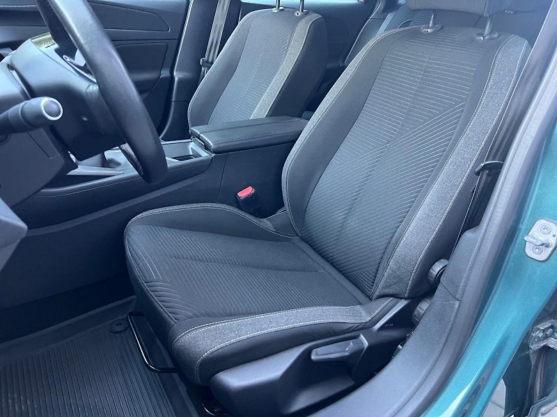 Peugeot 308 (2022) ACTIVEPACK 1.2PT 96kW CZ DPH - fotka 9 z 25