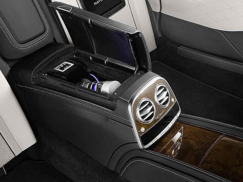 Mercedes-Maybach S 600 Pullman Guard.
