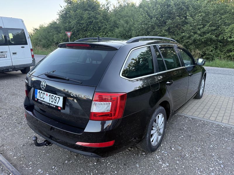 Škoda Octavia (2017) 1.6tdi - fotka 21 z 52