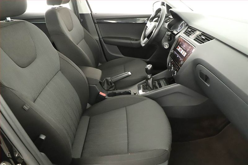 Škoda Octavia (2019) 1.6 TDI, Automat, Navi - fotka 9 z 21