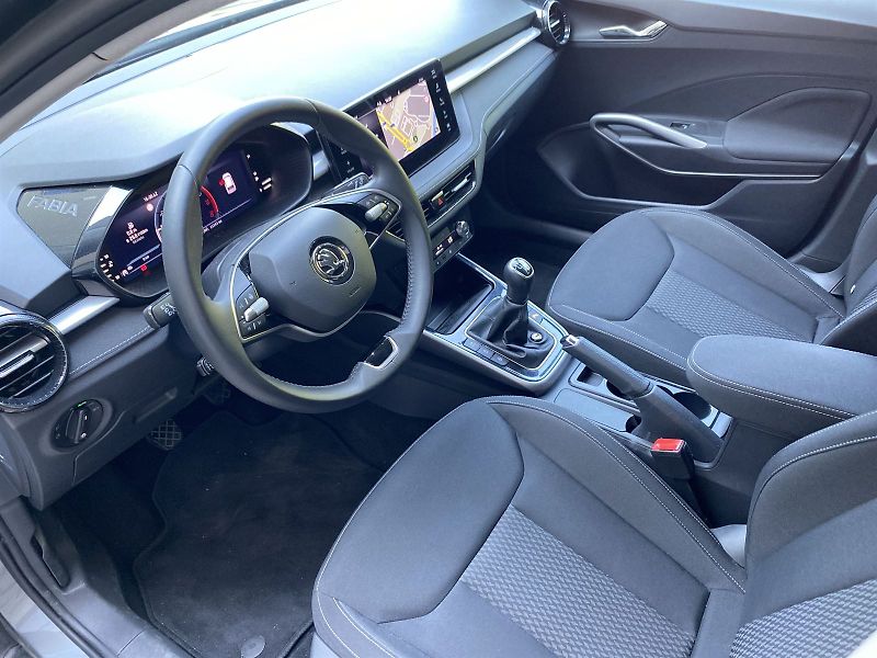 Škoda Fabia (2024) 1.0 TSI Top Selection - fotka 6 z 35