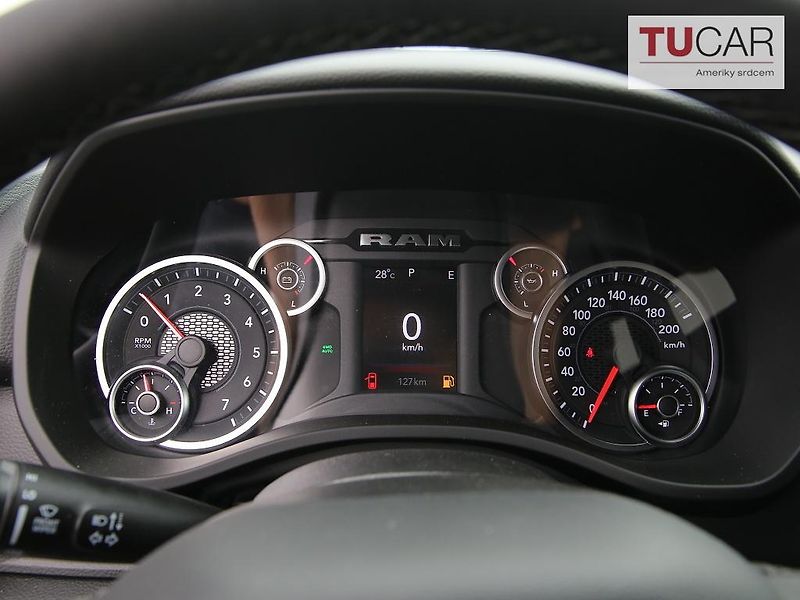 Dodge RAM (2026) 1500 BigHorn 5.7 V8  HEMI 2026 - fotka 18 z 48