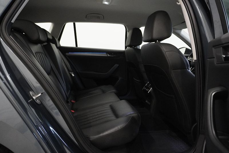 Škoda Superb 1.5 TSI 110kW STYLE TOP SERVIS - fotka 28 z 35