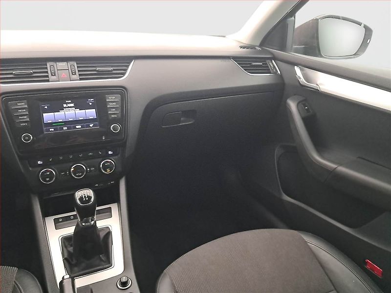 Škoda Octavia (2014) 1.6 TDI, Tempomat - fotka 8 z 18