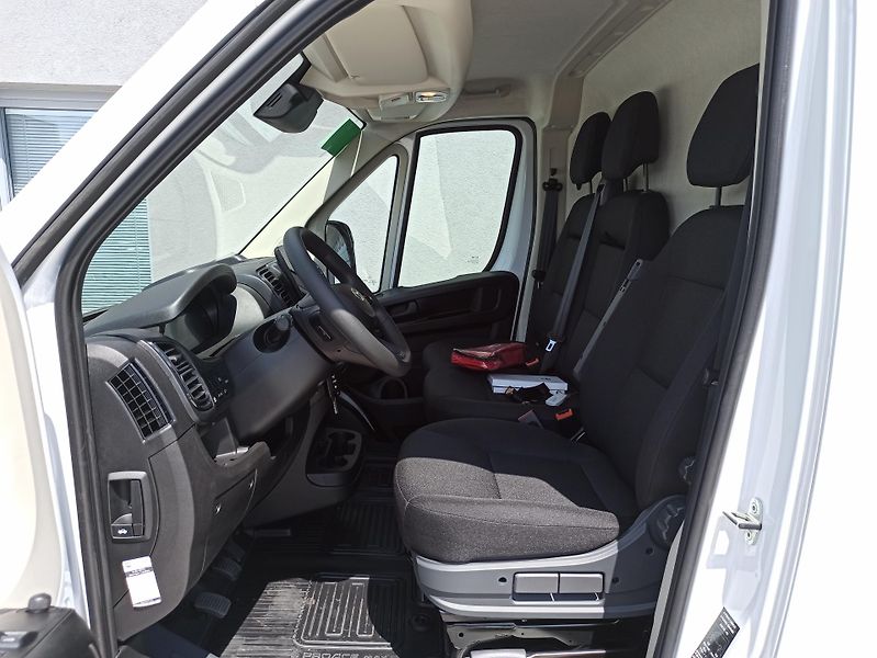 Toyota Proace Max 2.2D 132kW L4H3 NOVÉ  - fotka 8 z 26