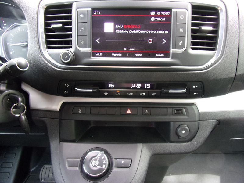Citroën SpaceTourer (2017) 2.0HDi130kW AUTOMAT 2xKOLA 8M  - fotka 11 z 26
