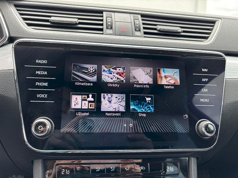 Škoda Superb (2022) GRT AMB TS 110/1.5 M6F - fotka 36 z 42