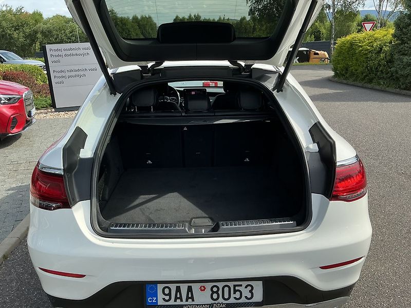 Mercedes-Benz GLC 200 d AMG 4MATIC - fotka 20 z 23