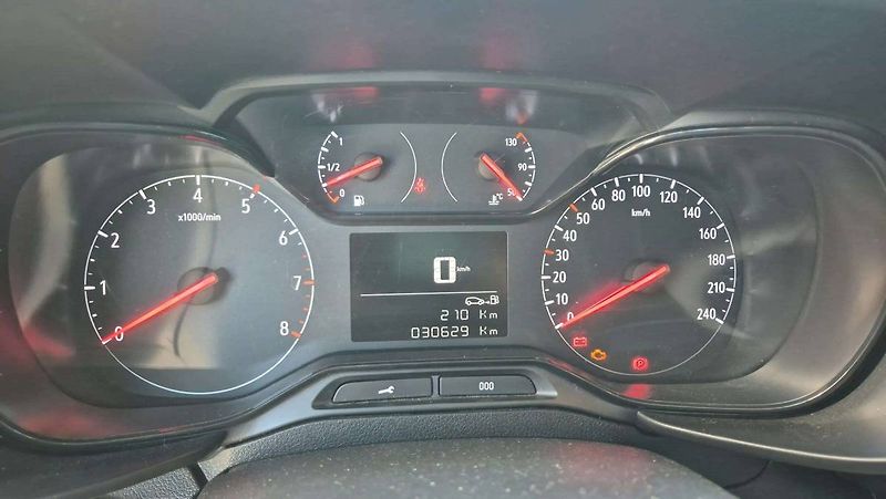 Opel Combo Van L1H1 1.5CDTI MT6 75kW - fotka 15 z 36