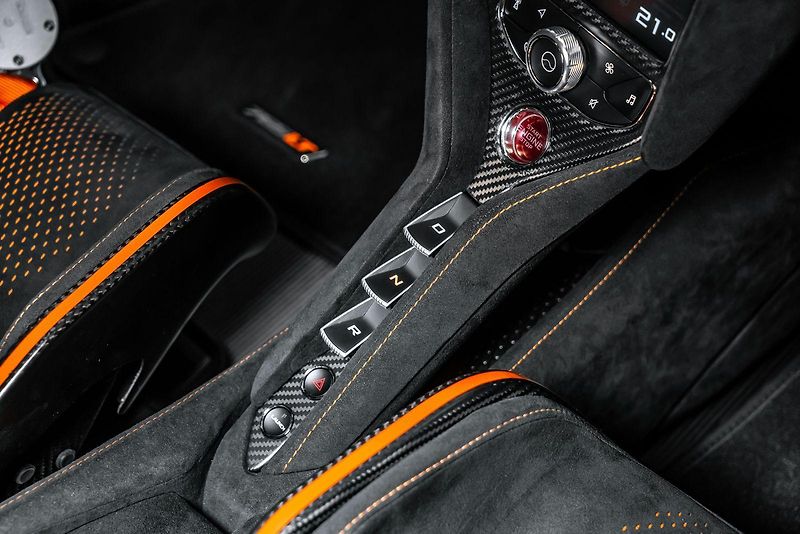 McLaren 765LT LIFT/B&W/MSO/CARBON/BREAKS - fotka 40 z 40