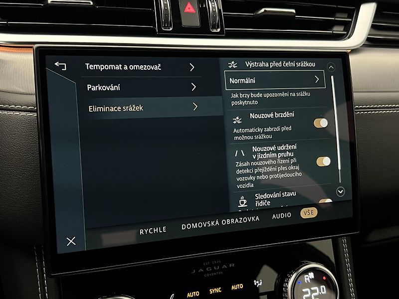 Jaguar F-Pace D200 R-DYNAMIC S AWD AUT - fotka 39 z 44