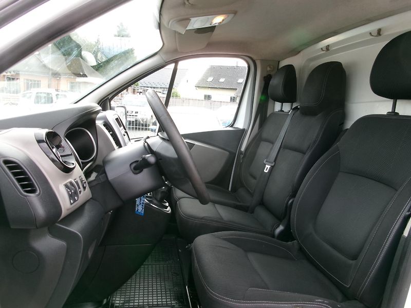 Renault Trafic (2017) 1,6dCi KLIMA TAŽNÉ 1.MAJ - fotka 20 z 26