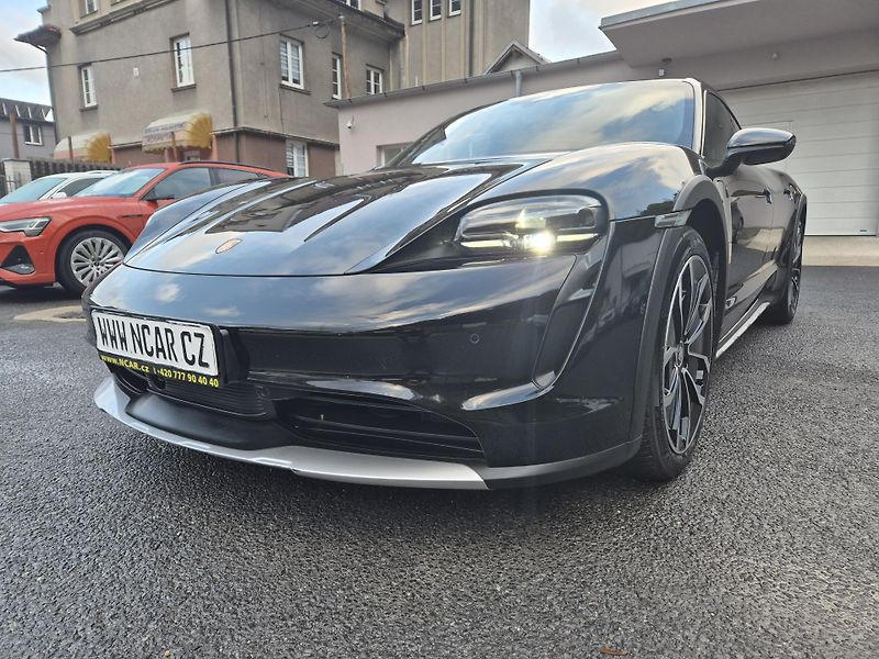 Porsche Taycan Cross Turisno 4S 93kWH  92,6% - fotka 44 z 46